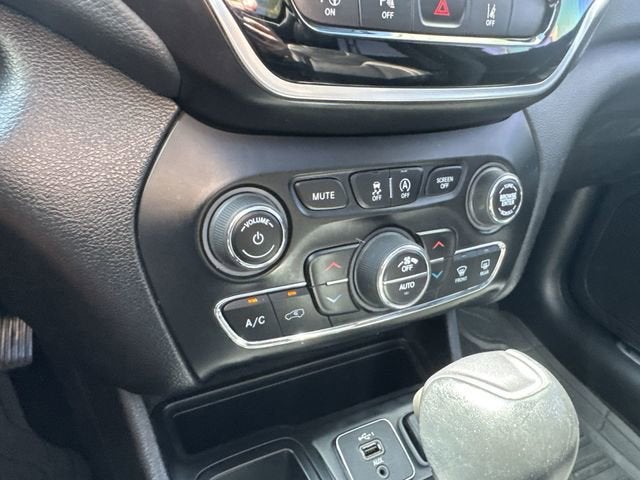 2021 Jeep Cherokee Limited FWD