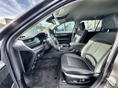 2022 Jeep Grand Cherokee L Laredo 4x2