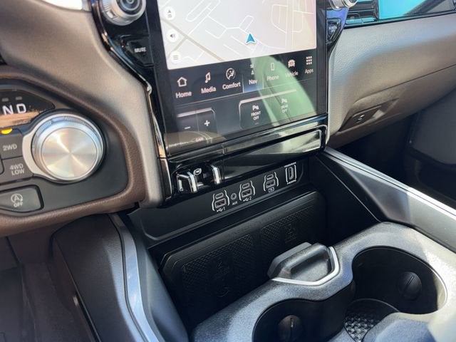 2025 RAM 1500 Laramie Crew Cab 4x4 5'7" Box