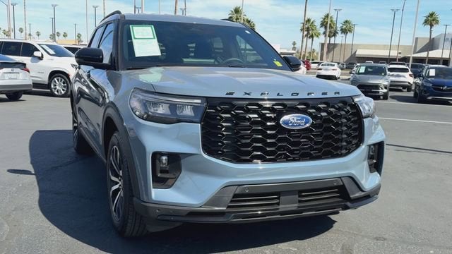 2025 Ford Explorer ST-Line