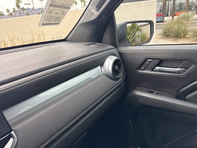 2025 Chevrolet Colorado WT/LT