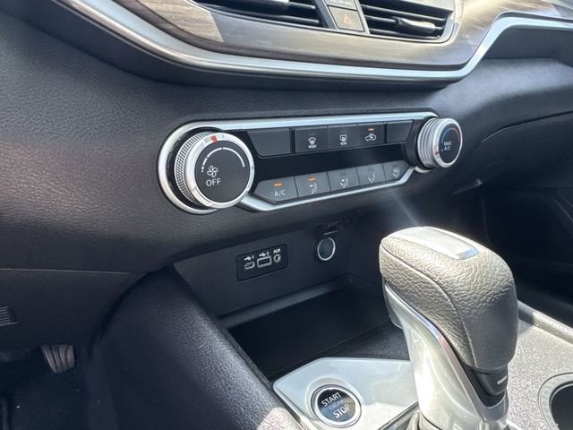 2025 Nissan Altima SV FWD