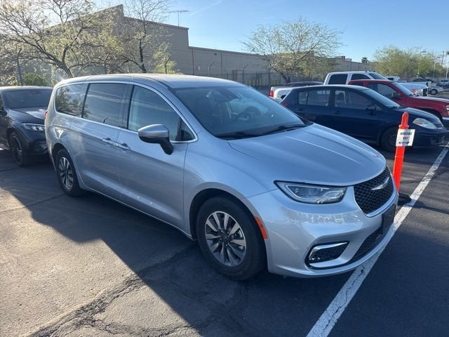 2023 Chrysler Pacifica Hybrid Touring L