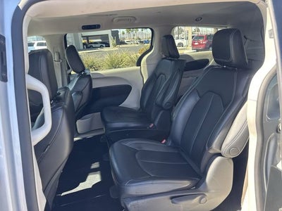 2023 Chrysler Pacifica Hybrid Touring L