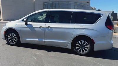 2023 Chrysler Pacifica Hybrid Touring L
