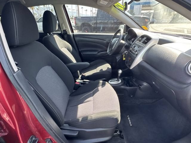 2017 Nissan Versa 1.6 SV