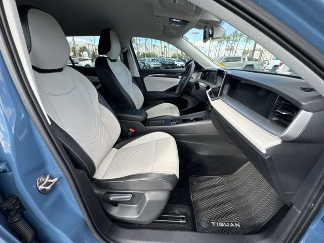 2025 Volkswagen Tiguan 2.0T SE