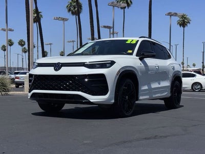 2025 Volkswagen Tiguan 2.0T SE R-Line Black