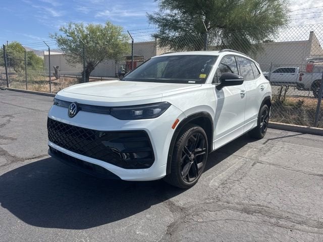2025 Volkswagen Tiguan 2.0T SE R-Line Black