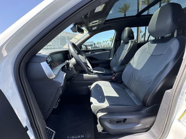2025 Volkswagen Tiguan 2.0T SE R-Line Black