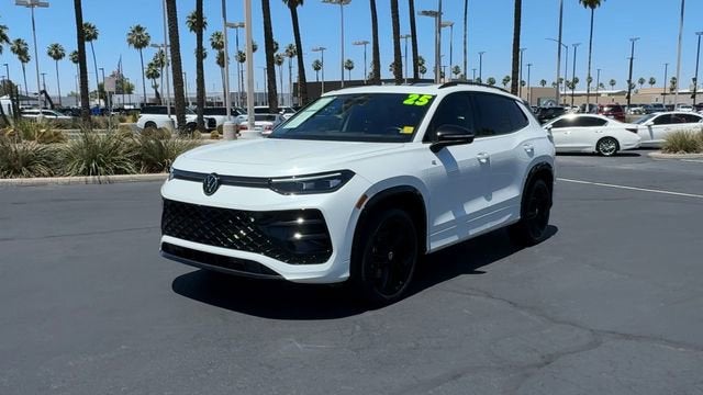 2025 Volkswagen Tiguan 2.0T SE R-Line Black