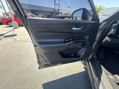 2022 Nissan Pathfinder S 2WD