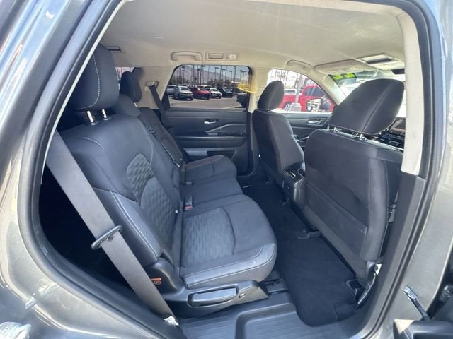 2022 Nissan Pathfinder S 2WD