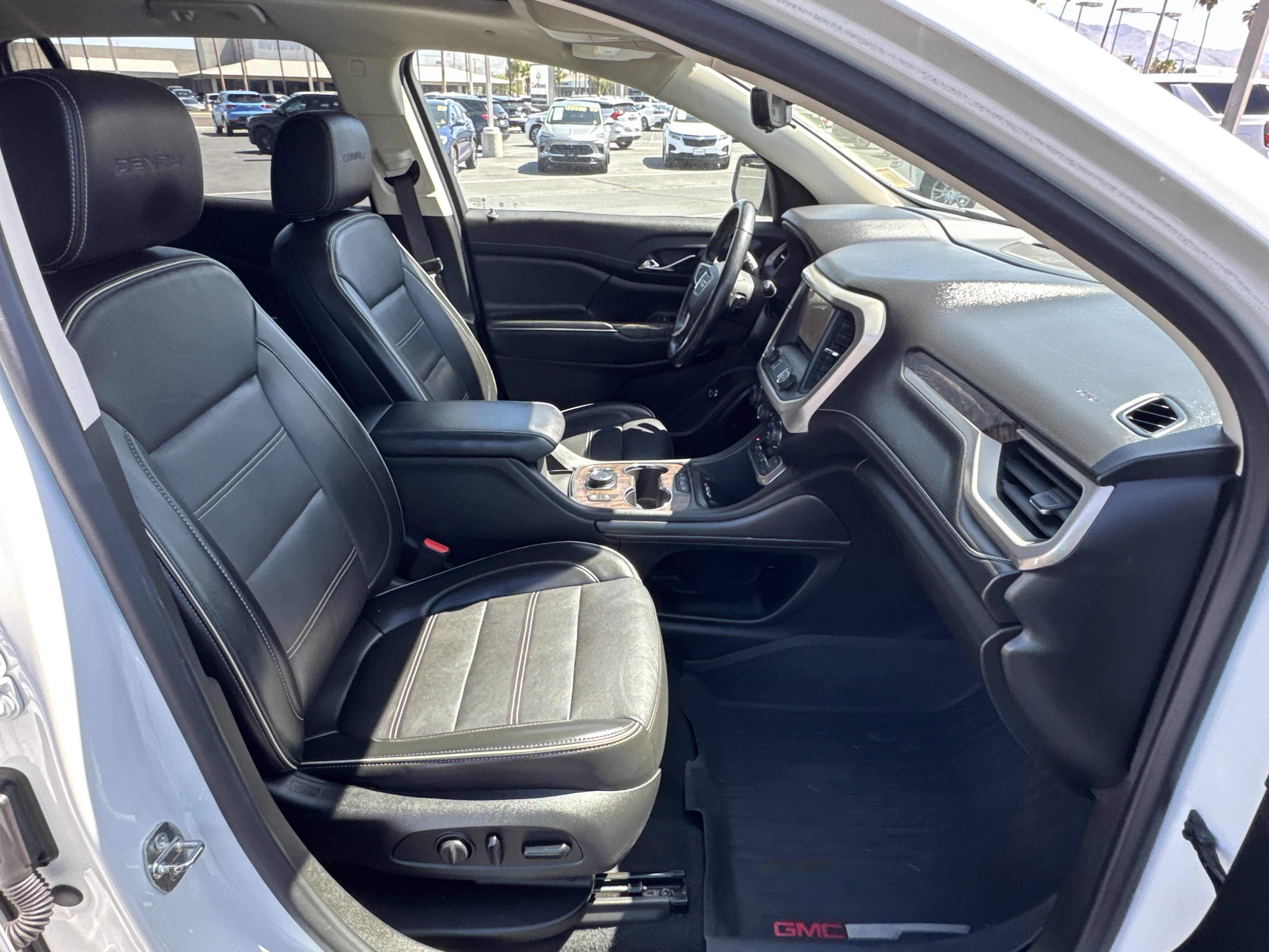 2022 GMC Acadia Denali