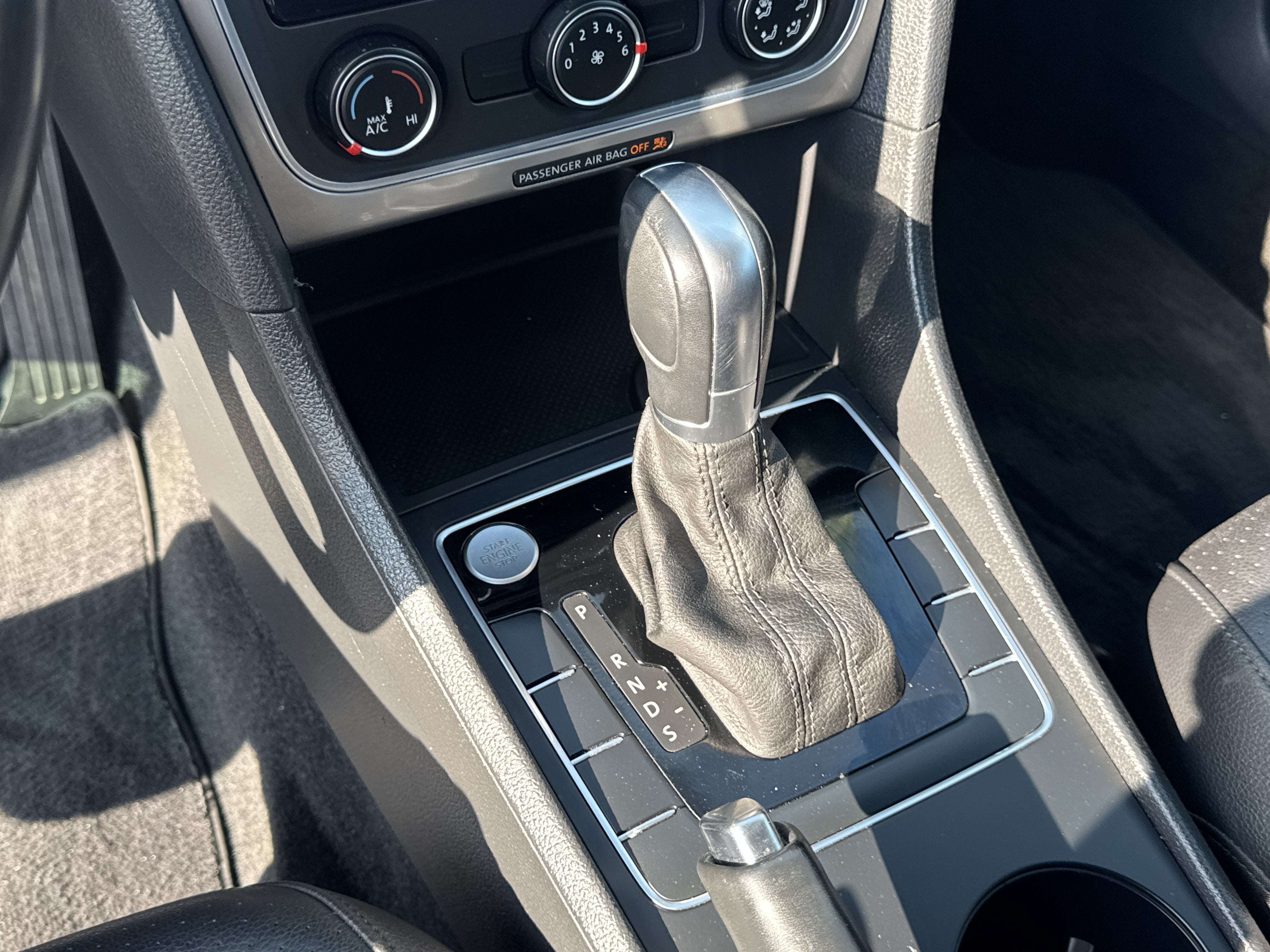 2015 Volkswagen Passat 1.8T Limited Edition