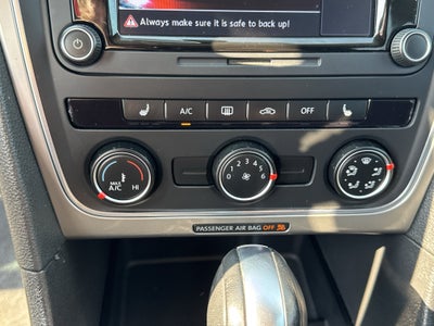 2015 Volkswagen Passat 1.8T Limited Edition