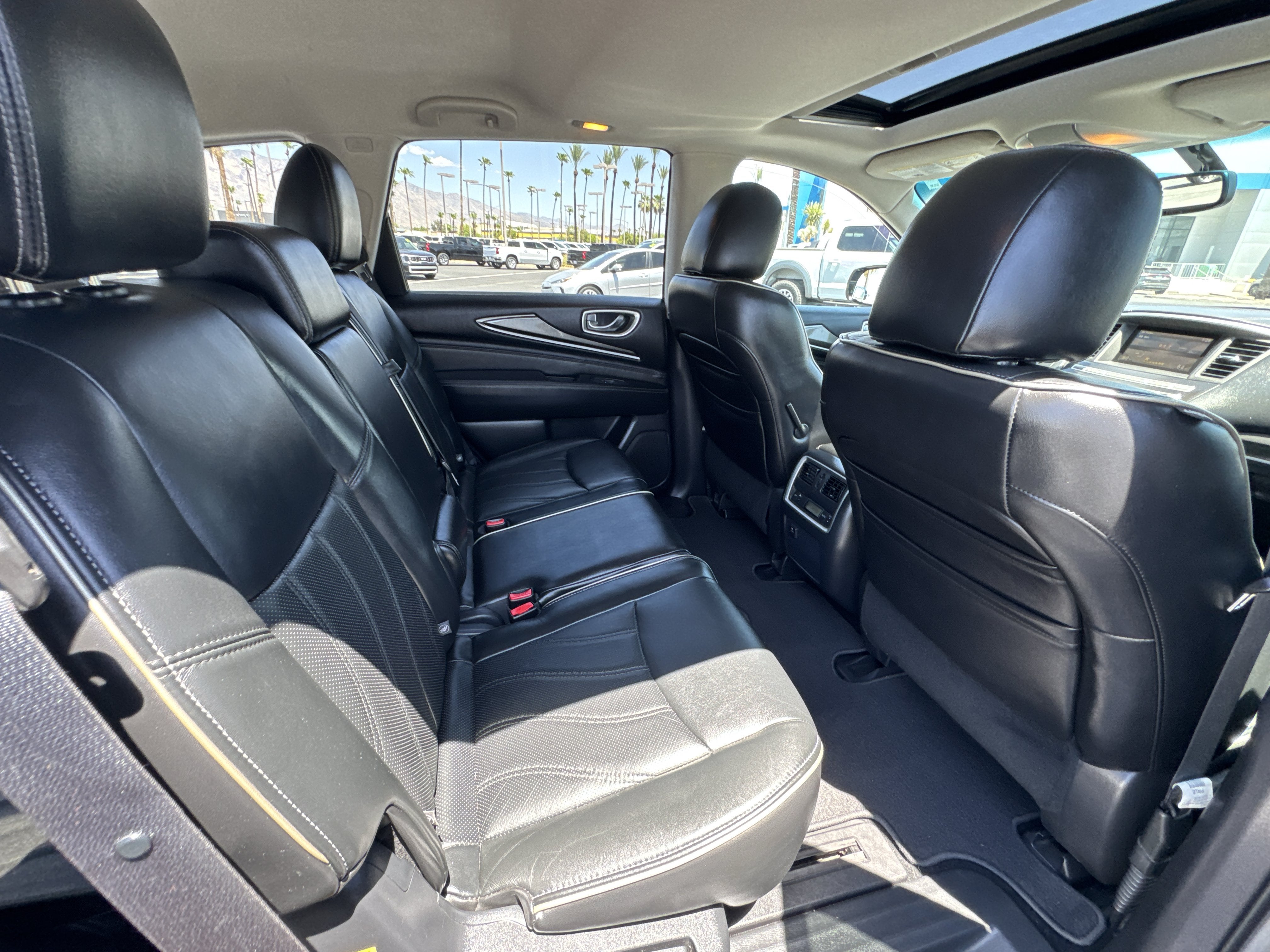 2016 INFINITI QX60 Base