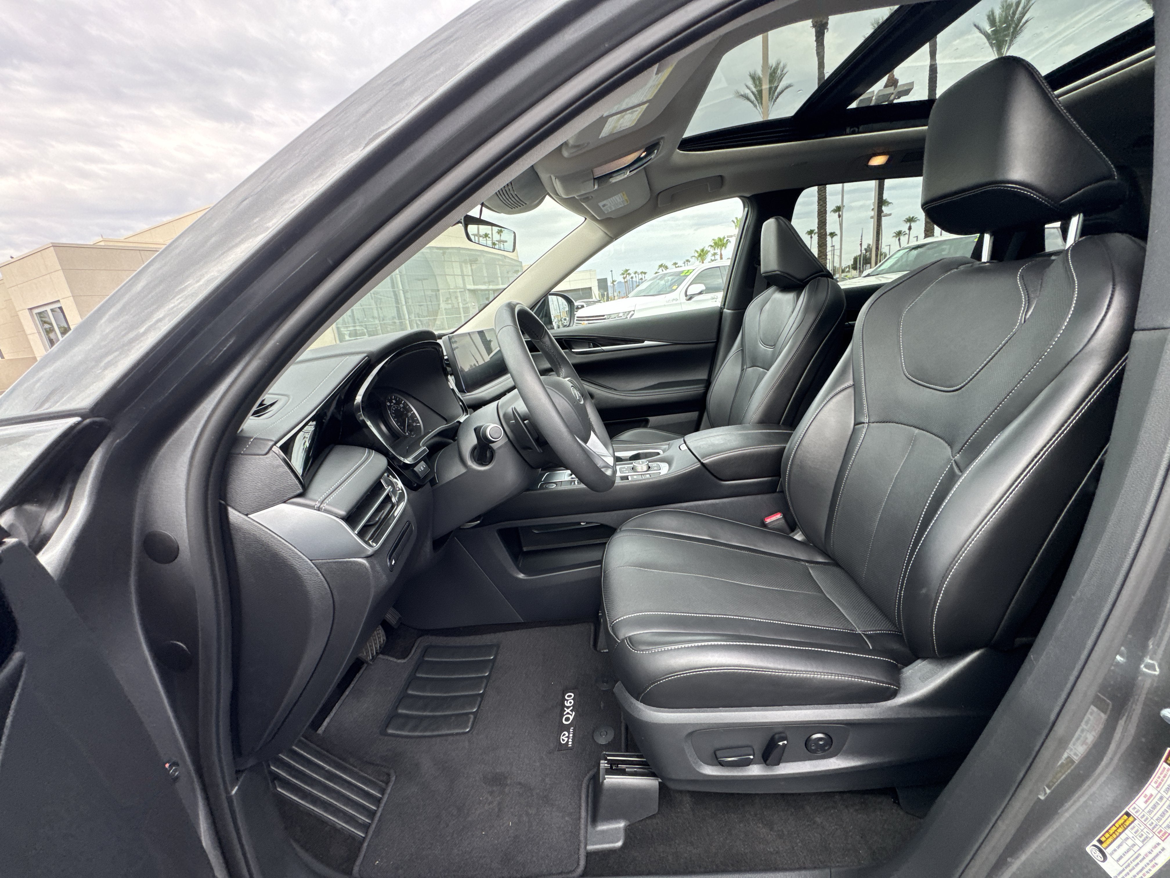 2025 INFINITI QX60 PURE