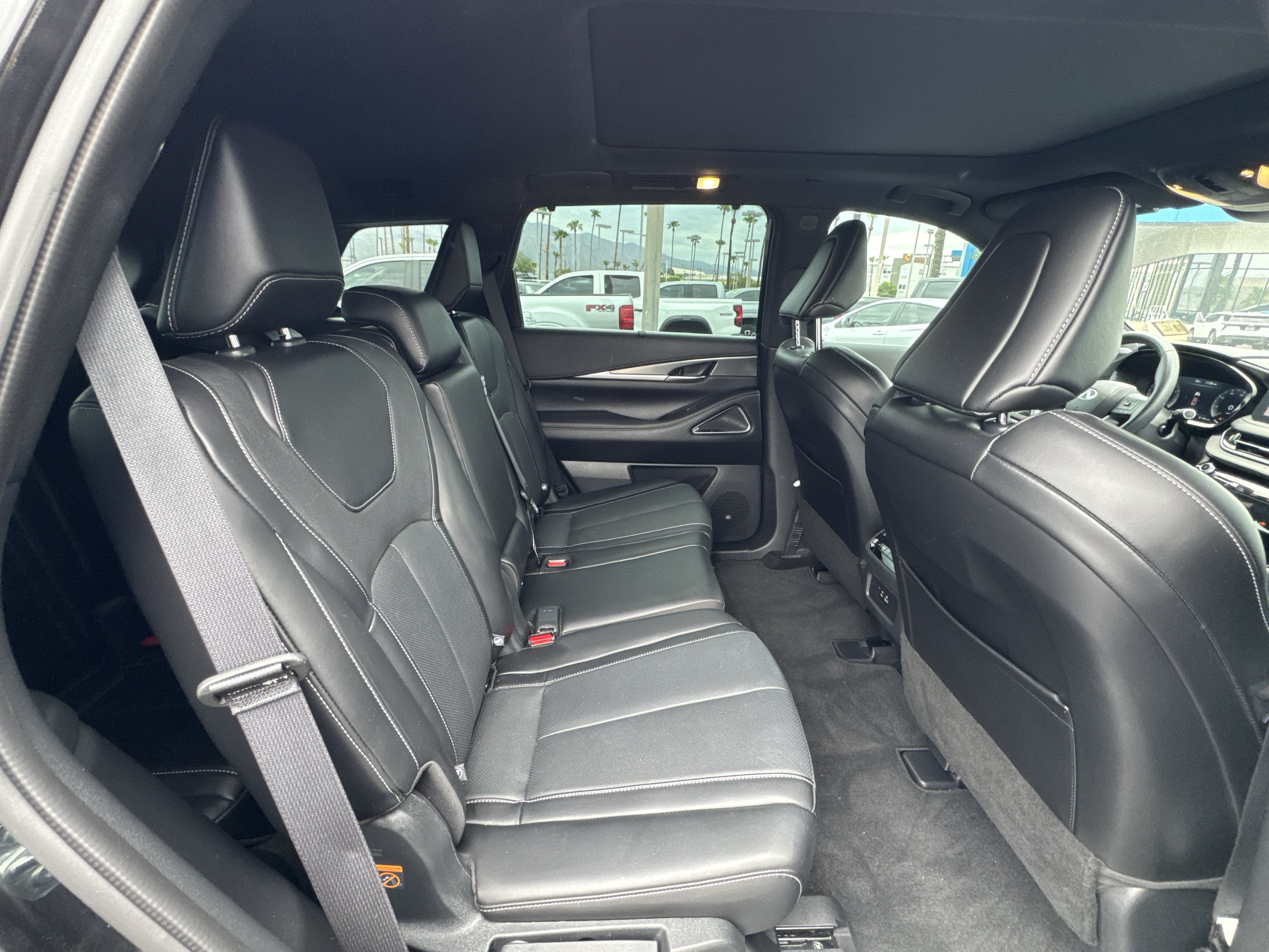 2025 INFINITI QX60 LUXE