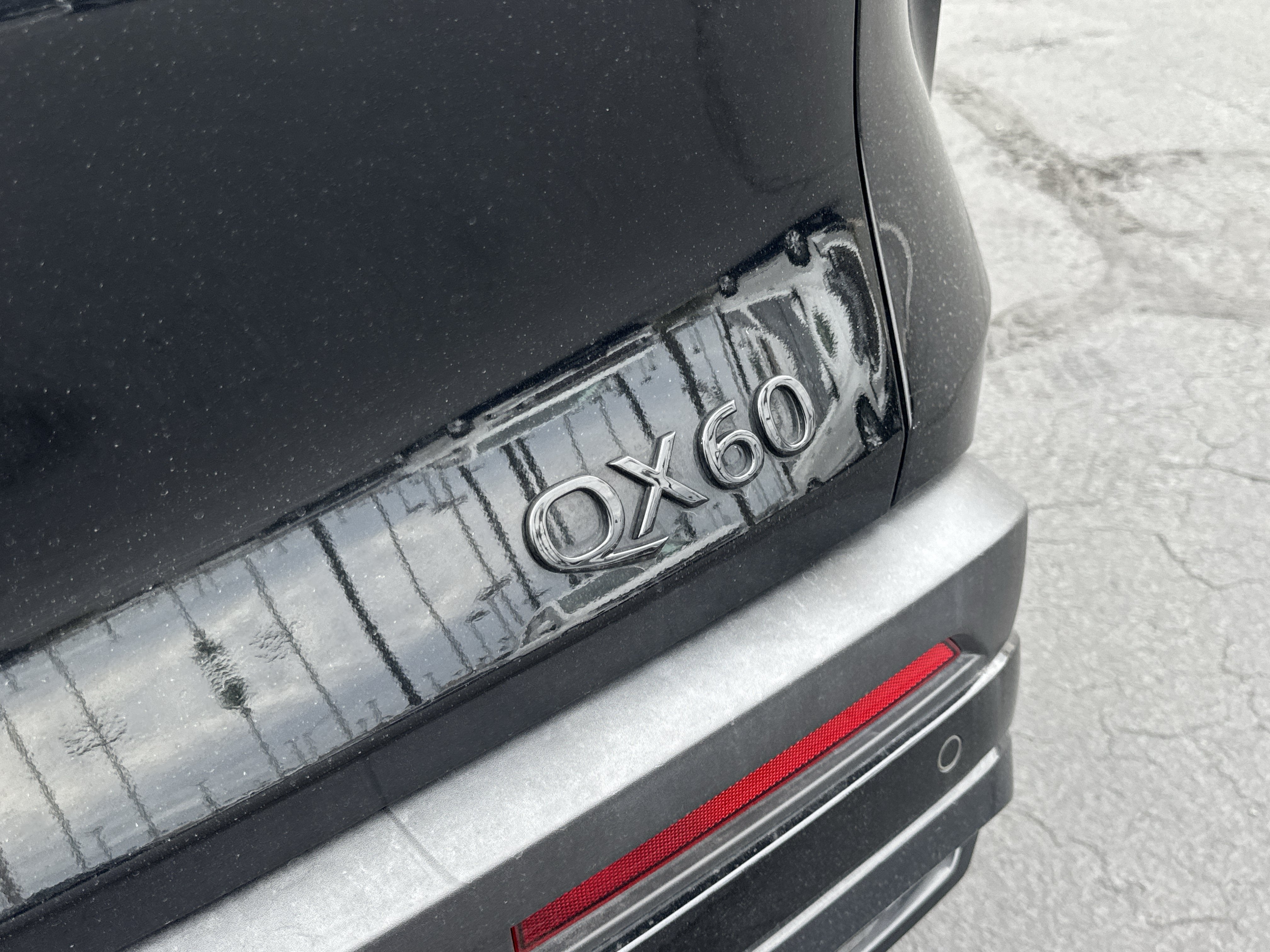 2025 INFINITI QX60 LUXE