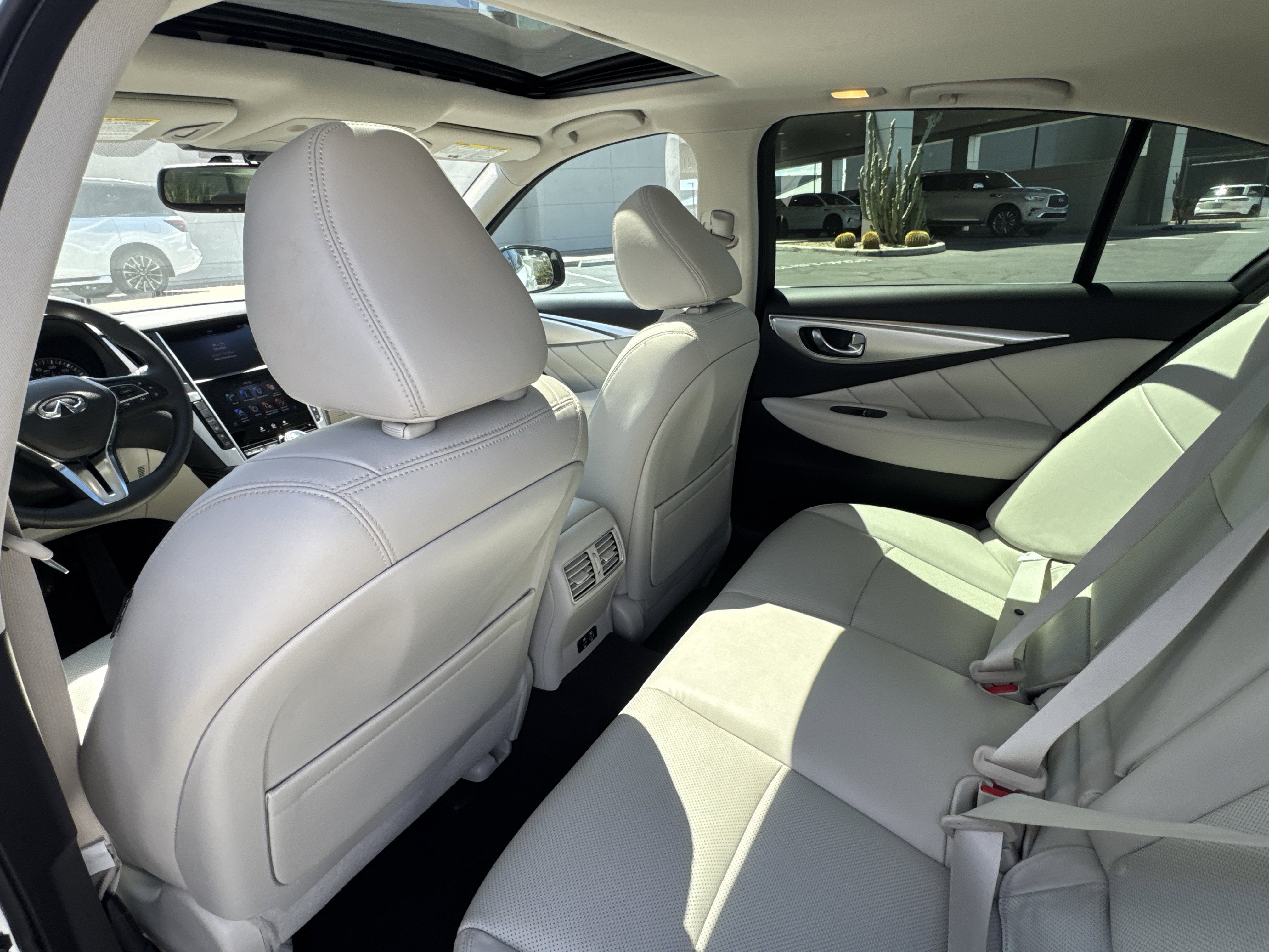 2023 INFINITI Q50 LUXE