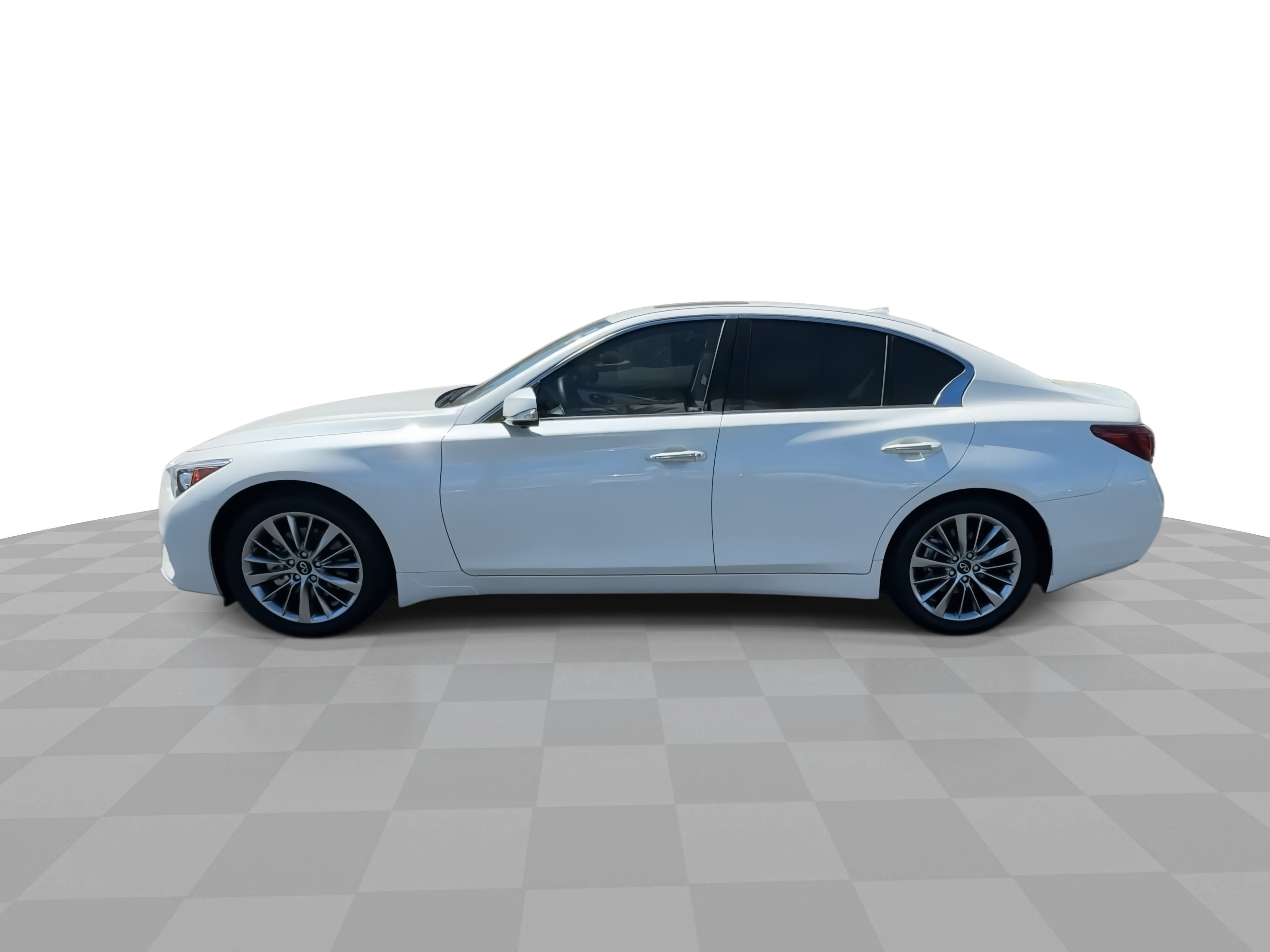 2023 INFINITI Q50 LUXE