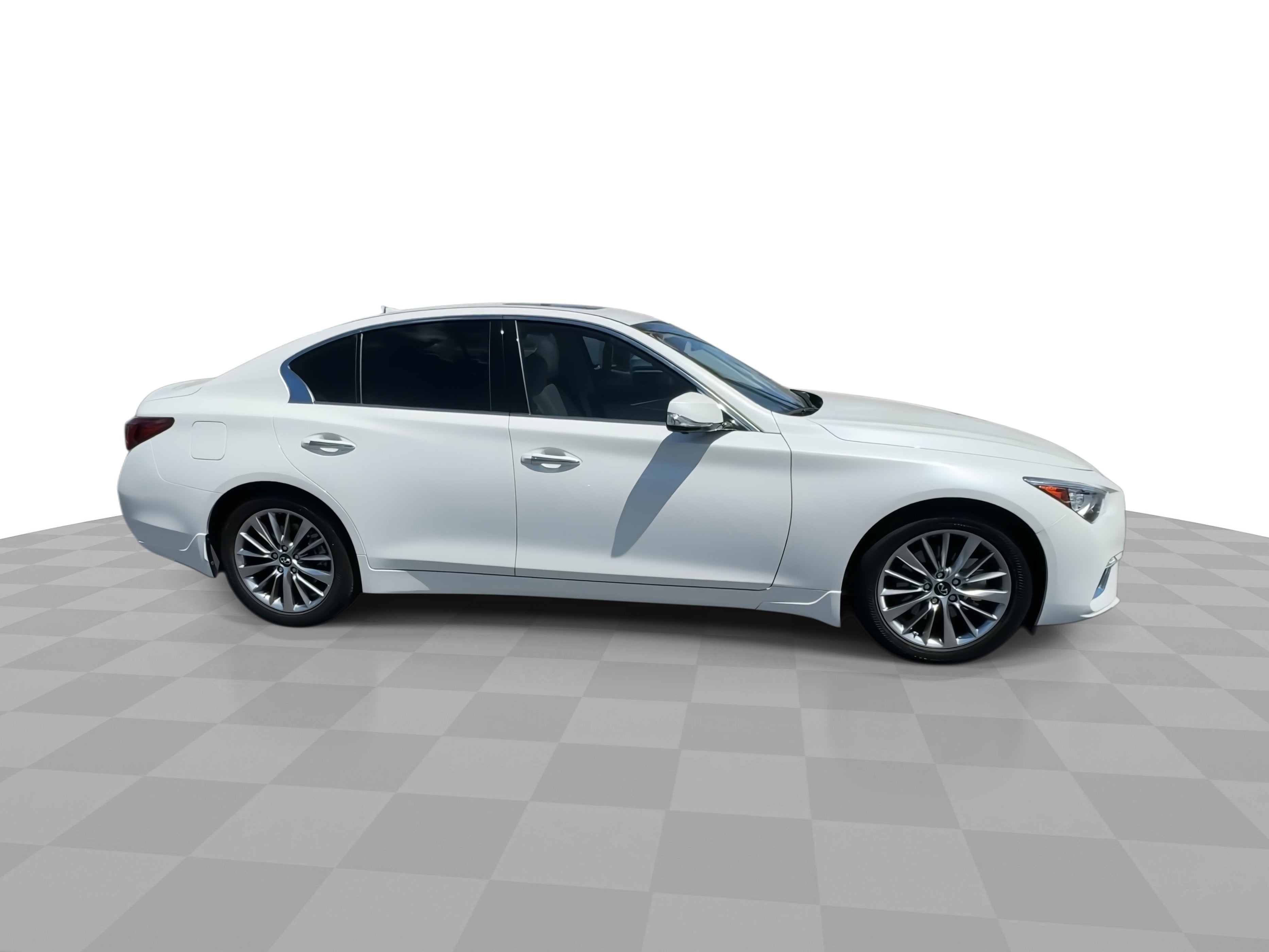 2023 INFINITI Q50 LUXE