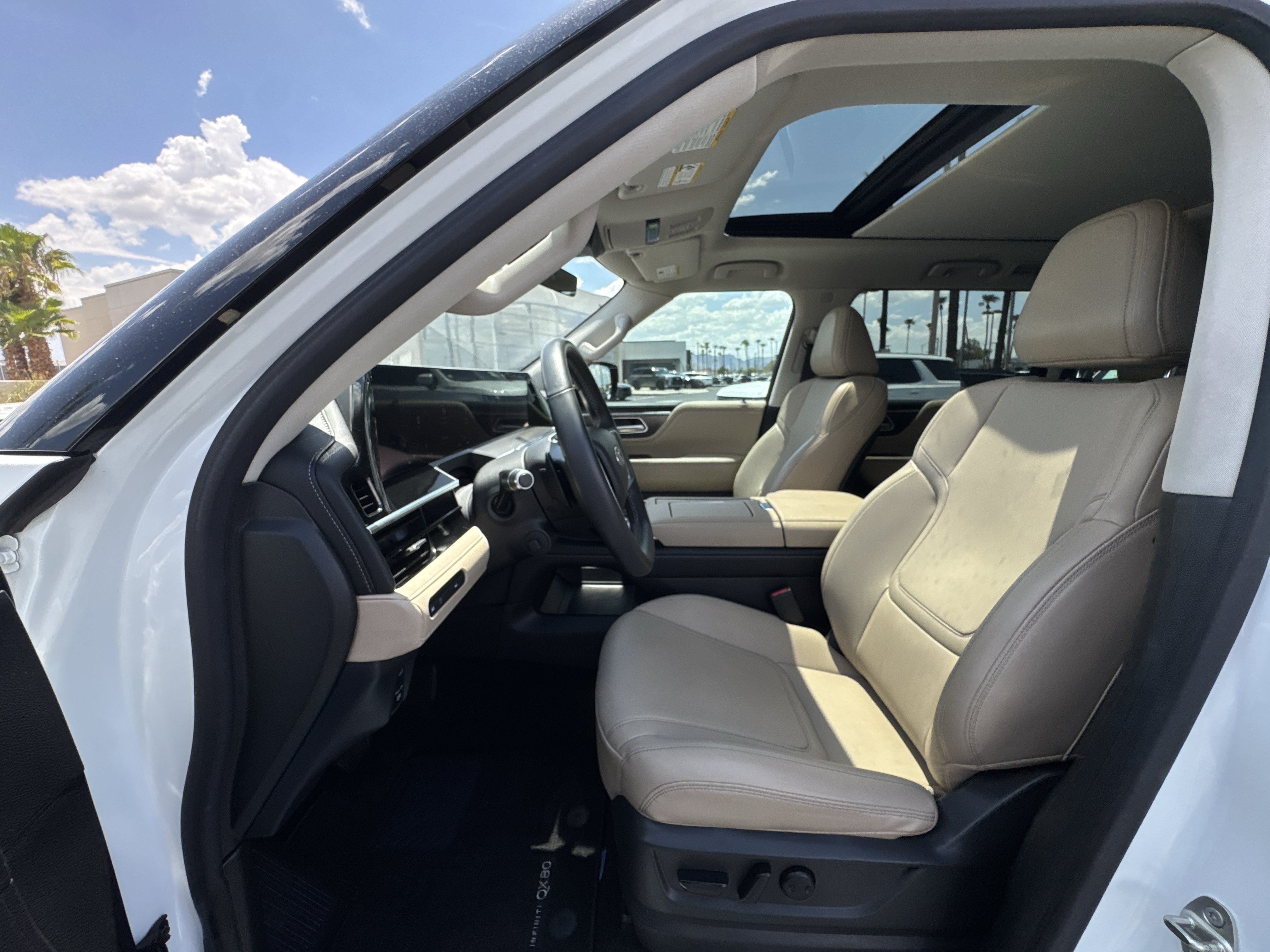 2025 INFINITI QX80 PURE