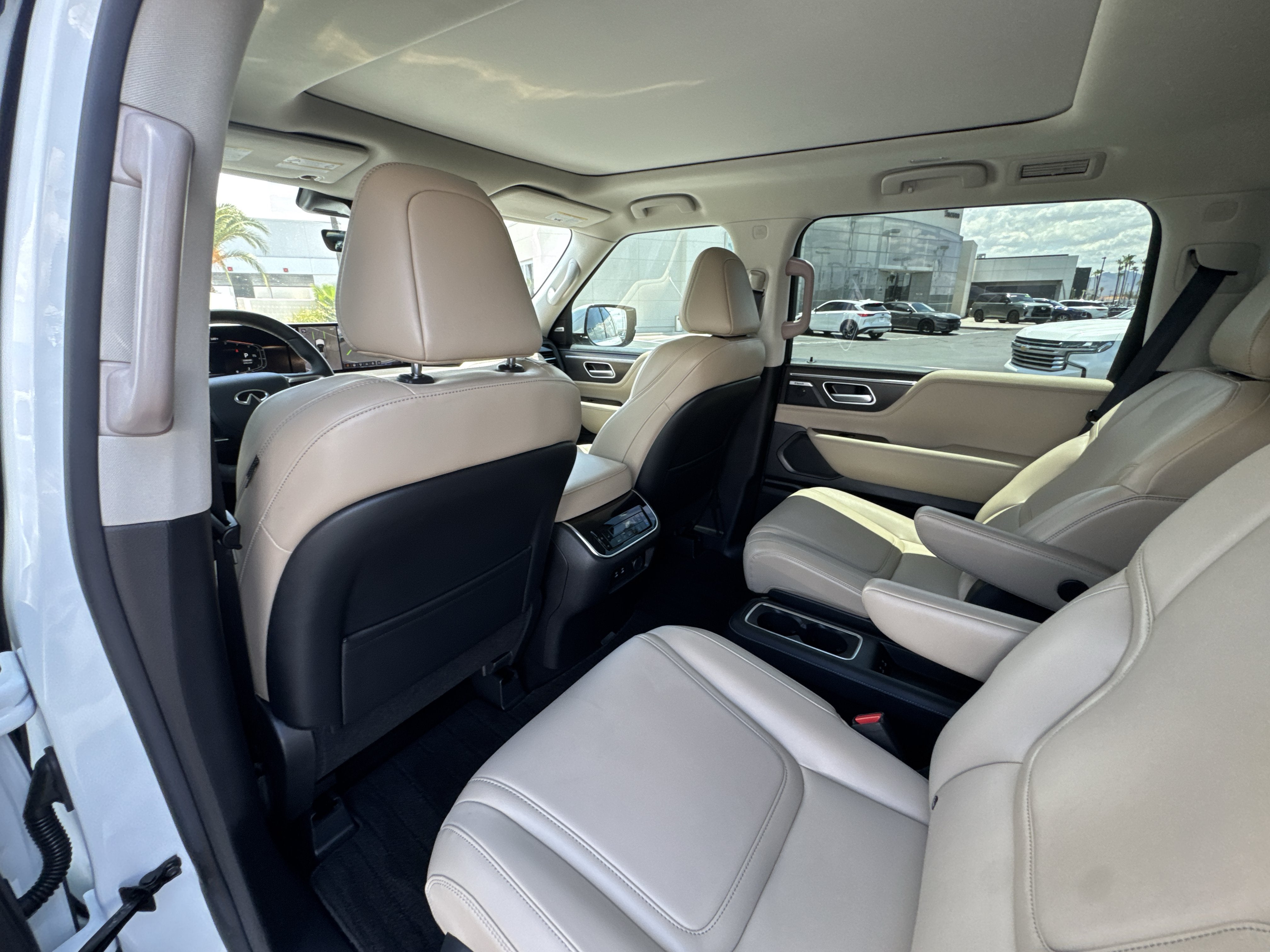 2025 INFINITI QX80 PURE