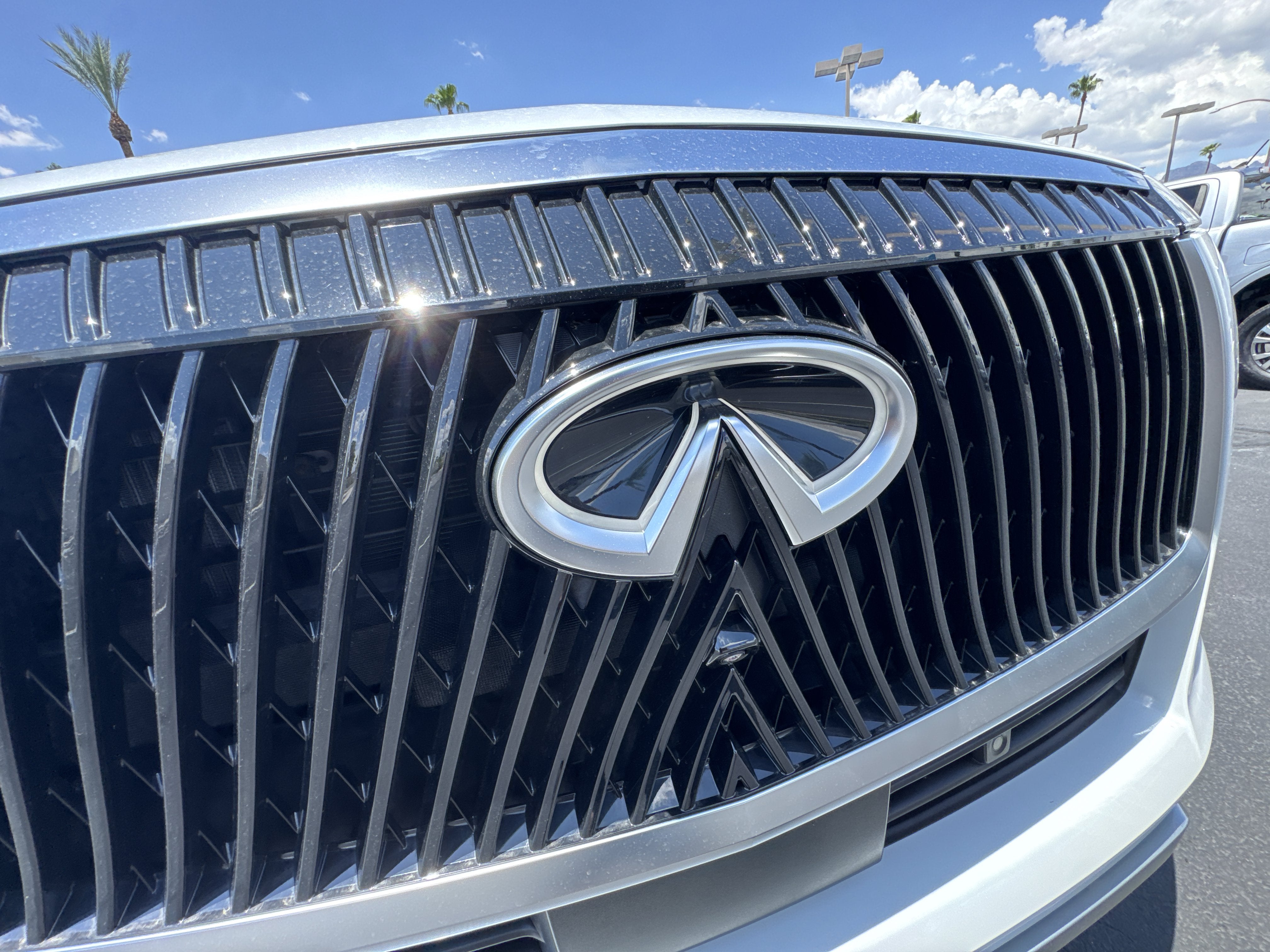 2025 INFINITI QX80 PURE