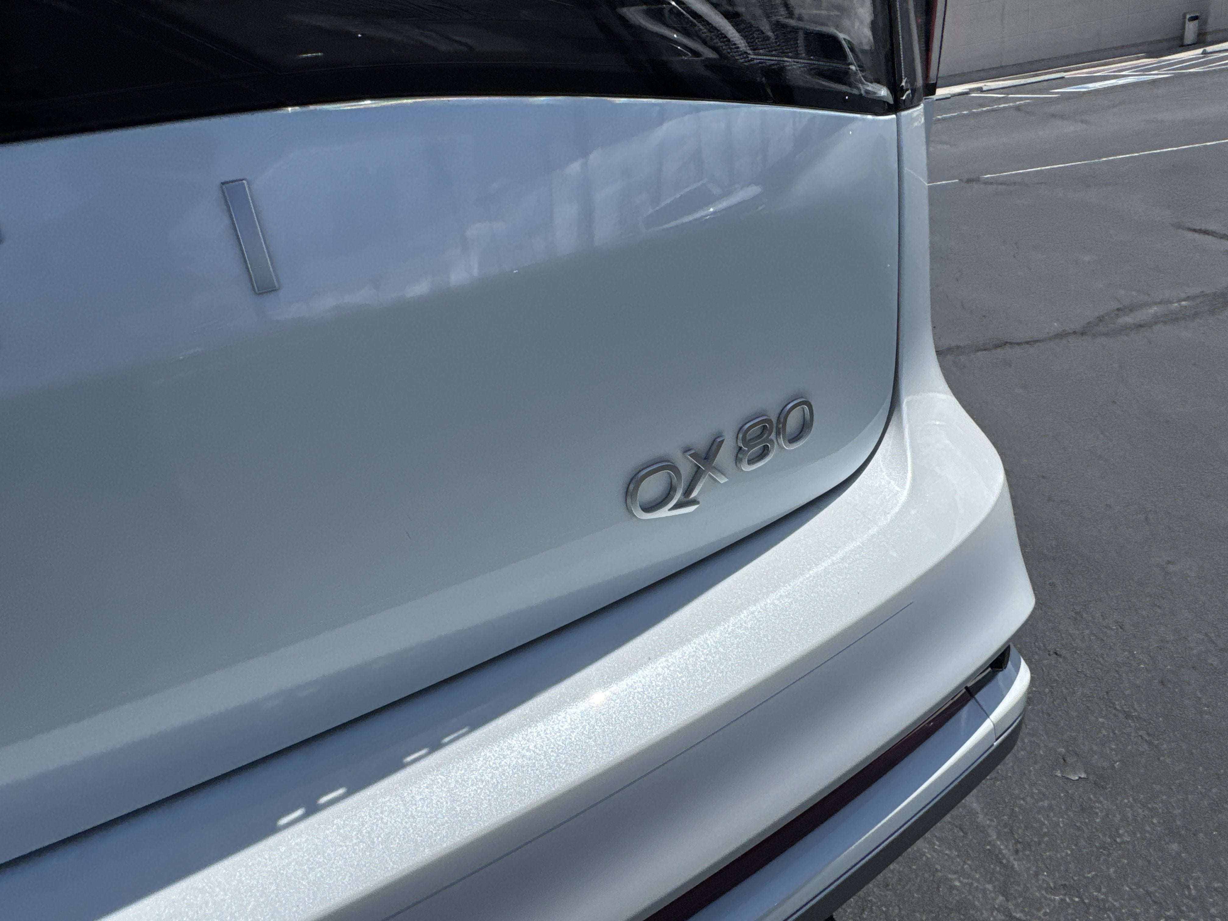 2025 INFINITI QX80 PURE