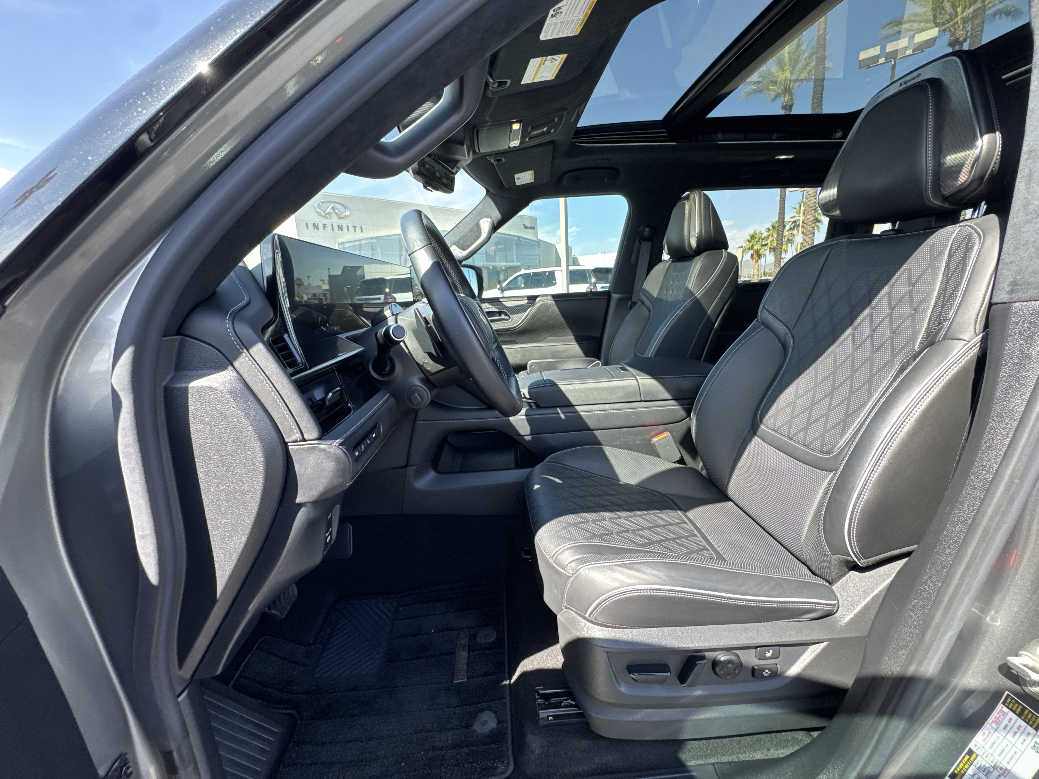 2025 INFINITI QX80 AUTOGRAPH