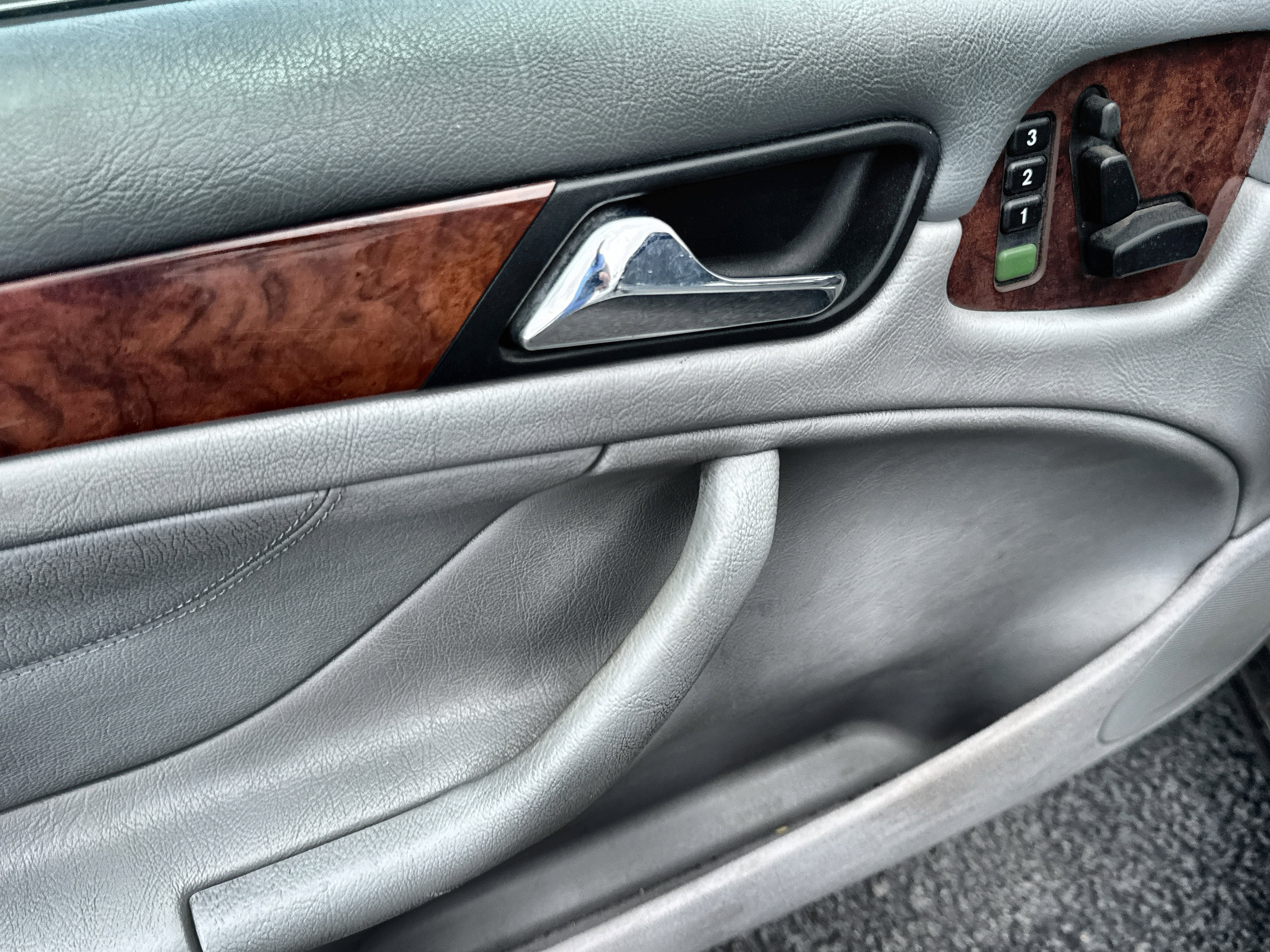 1999 Mercedes-Benz CLK-Class CLK 320